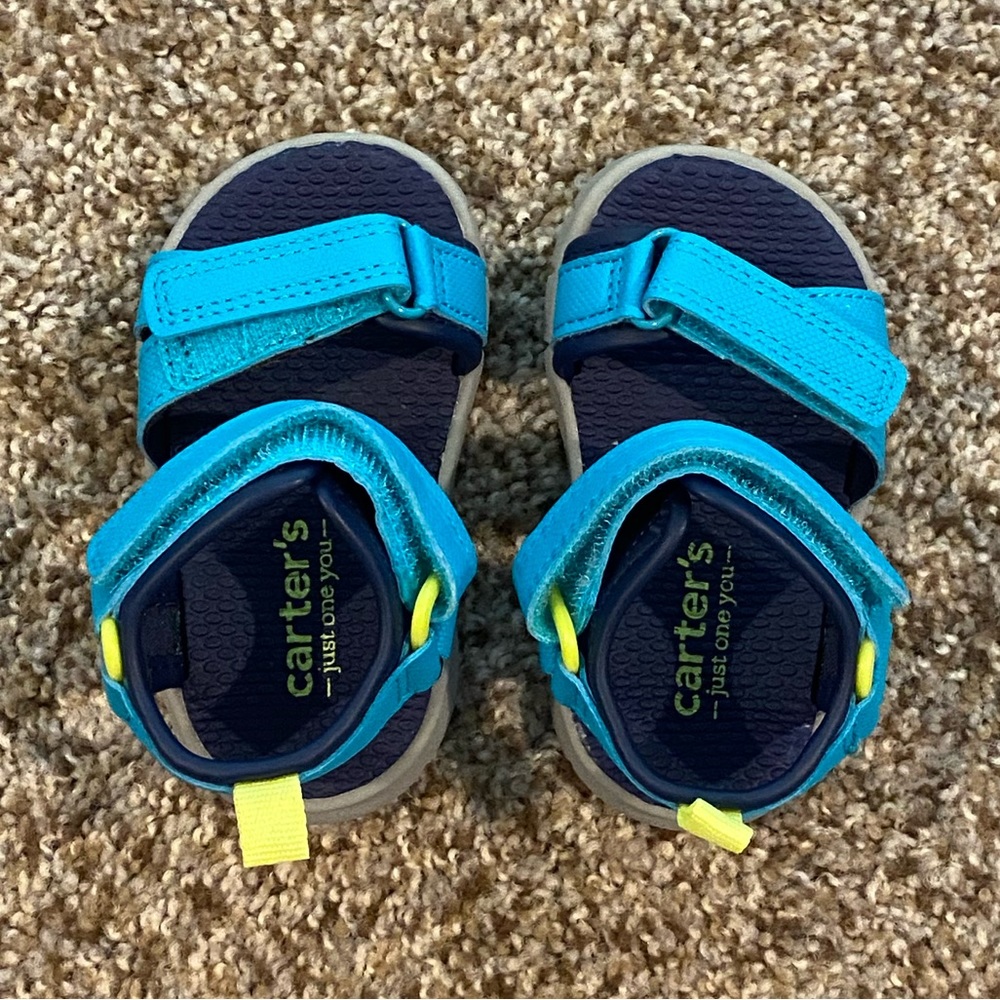 EUC Carter’s baby boy sandals